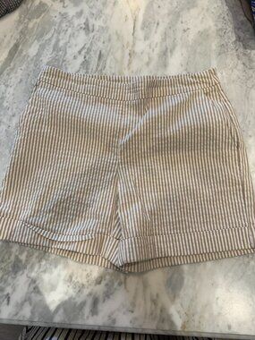 JNY Jones New York Beige & White Striped Cuffed Shorts | Size 10